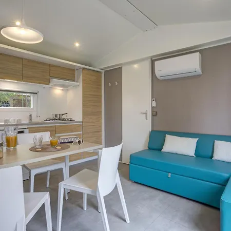 Nautilus 4p 2bdrms Airconpremium *