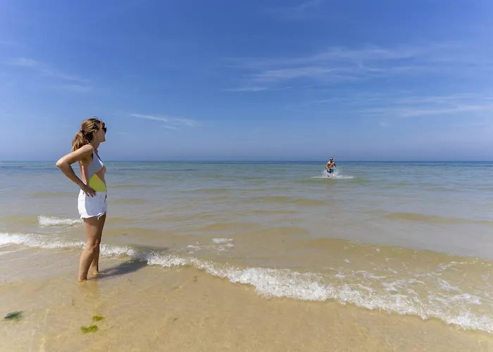 Nautilus 4p 2bdrms Airconpremium Campsite